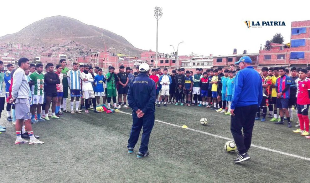 Jugadores que prueban fortuna en Sportivo Euqueño dirigido por José Ferrufino