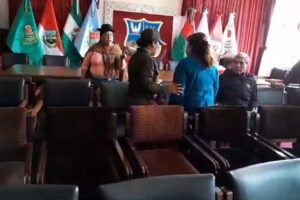 Escándalo en sesión legislativa de Oruro