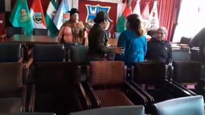 Escándalo en sesión legislativa de Oruro