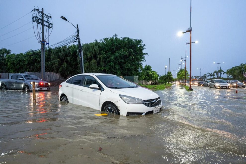Inundaciones en Ecuador afectan a más de 117.000 personas