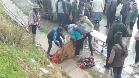 Accidente en la carretera La Paz-Copacabana