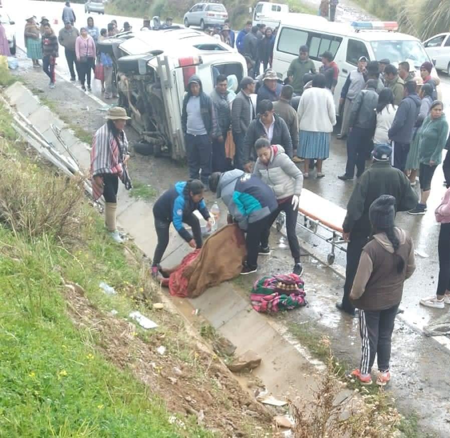 Accidente en la carretera La Paz-Copacabana