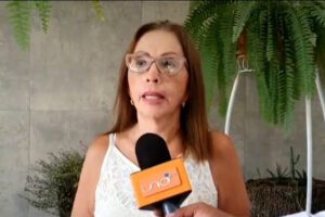 Centa Rek pide fiscalizar estatus legal de Fernando López