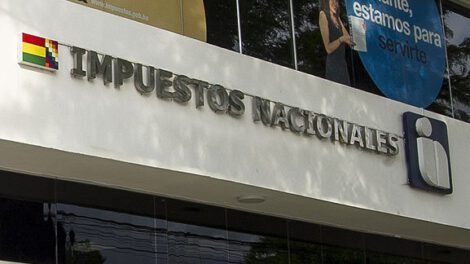 Mujer aprehendida por documentos falsos para tramitar NIT