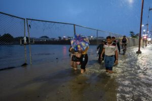 Inundaciones en Ecuador afectan a más de 120 mil personas