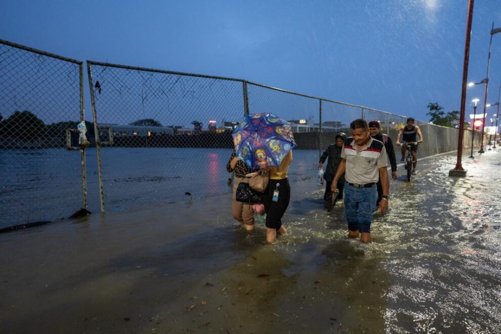 Inundaciones en Ecuador afectan a más de 120 mil personas