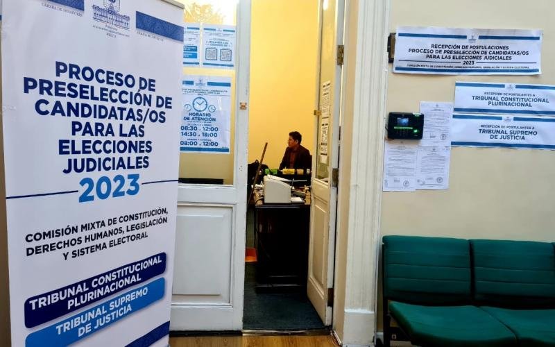 Magistrados actuales presentan postulaciones para elecciones judiciales