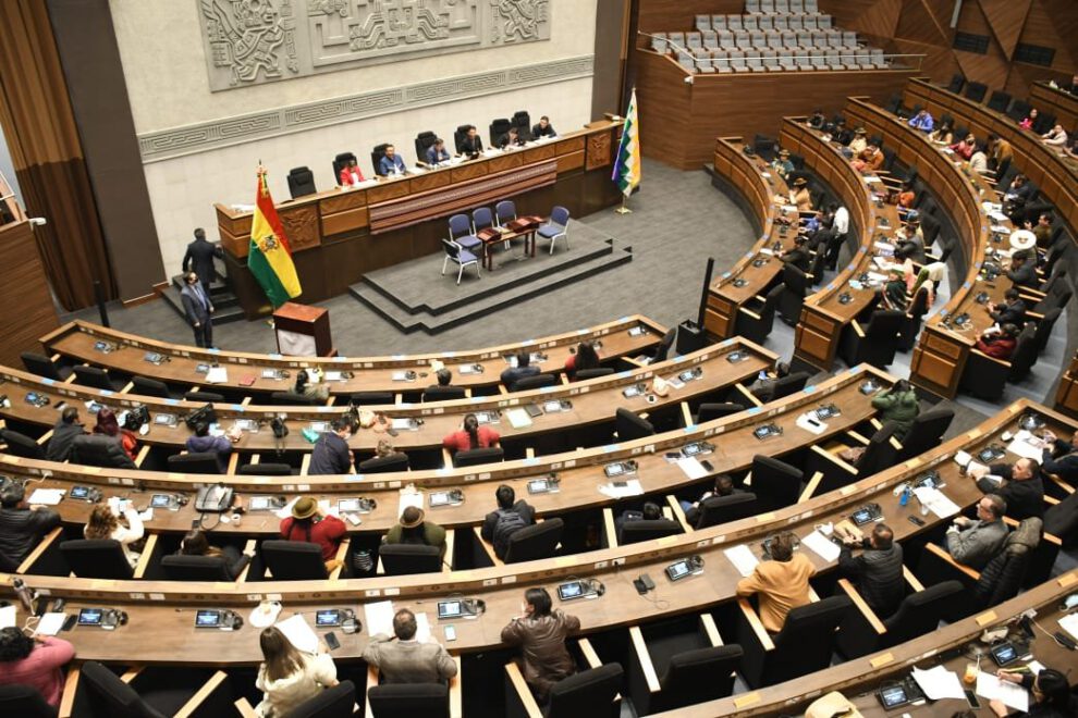Ley antiprórroga y créditos en la Asamblea Legislativa