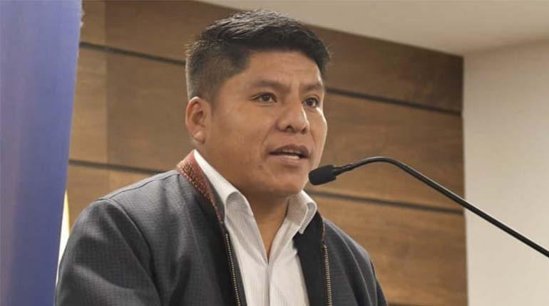 Deuda pública en Bolivia según el senador Leonardo Loza