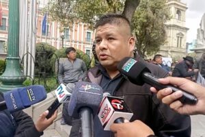 Libertad de Expresión en la conferencia de prensa de Galo Hubner