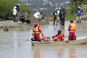 Búsqueda de niño desaparecido en torrentera de Cochabamba
