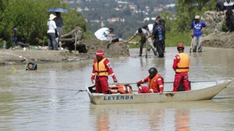 Búsqueda de niño desaparecido en torrentera de Cochabamba