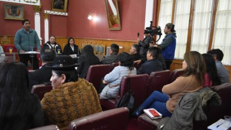 Regulación de pasajes en el transporte urbano con el alcalde Adhemar Wilcarani