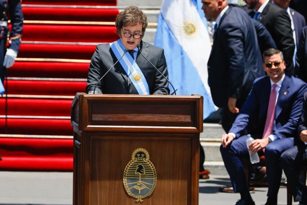 Javier Milei anula subida salarial para altos cargos del Ejecutivo