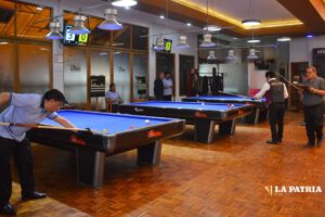 certamen nacional de billar en el Club Social Oruro