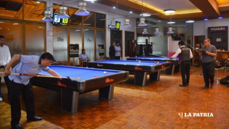 certamen nacional de billar en el Club Social Oruro