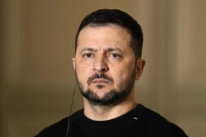Zelenski celebra Óscar por documental sobre asedio ruso en Mariúpol