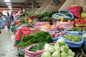 Aumento de precios en la canasta familiar en Oruro