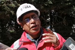 Represa comunitaria en riesgo de colapso en El Alto