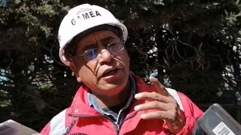 Represa comunitaria en riesgo de colapso en El Alto