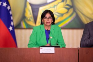 Sanciones económicas unilaterales en seminario de Bolivia con Delcy Rodríguez
