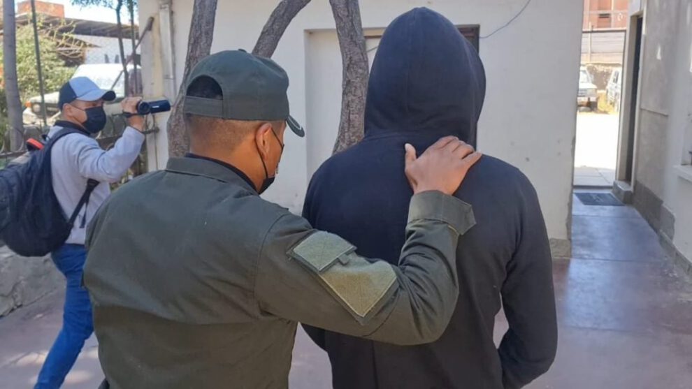 Policía acusado de violar a menor en centro de rehabilitación