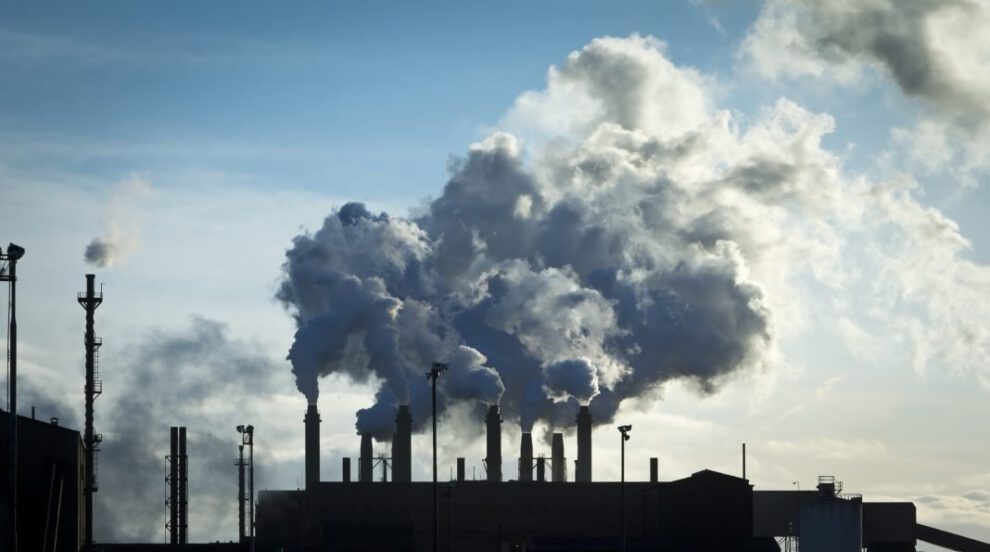 Contaminación por mercurio y halógenos reactivos