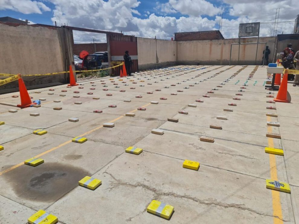 Operación antidrogas en Oruro con secuestro de 125 kilos de droga
