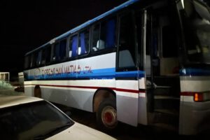 Carga de droga oculta en bus interceptado