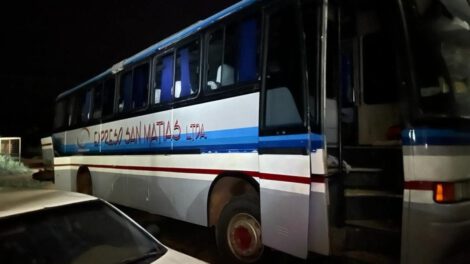 Carga de droga oculta en bus interceptado