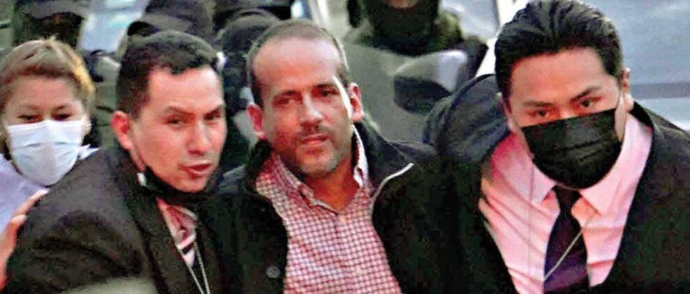 Camacho acusa al Presidente Arce de violar la ley al impedir su traslado a Santa Cruz