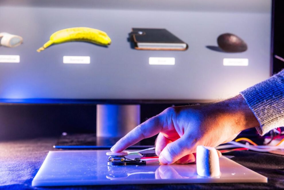 Dispositivo robótico replica la percepción de suavidad en materiales reales