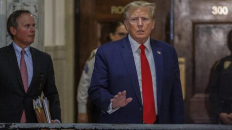 El expresidente Donald Trump enfrenta cargos por documentos confidenciales