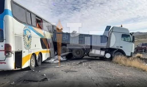 Imagen de ambos motorizados en la carretera