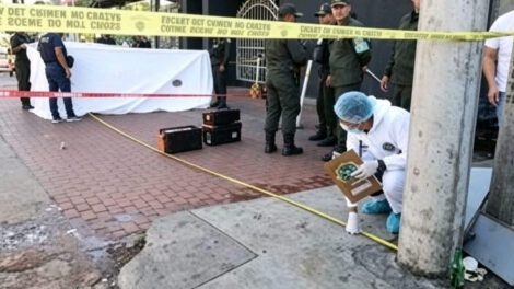 personas y policias