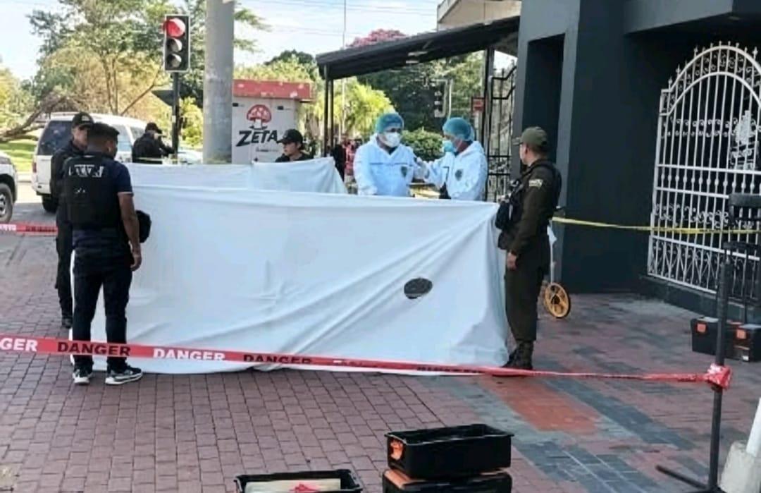personas y policias