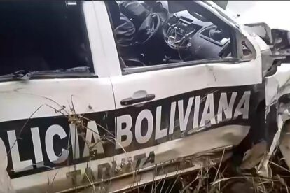 El motorizado policial embarrancado