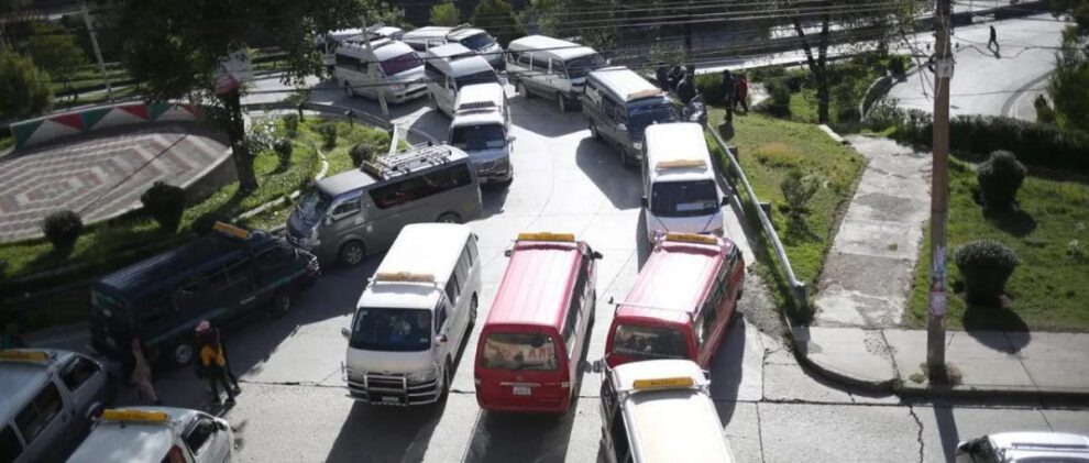 Los choferes acatarán el paro de 24 horas este martes