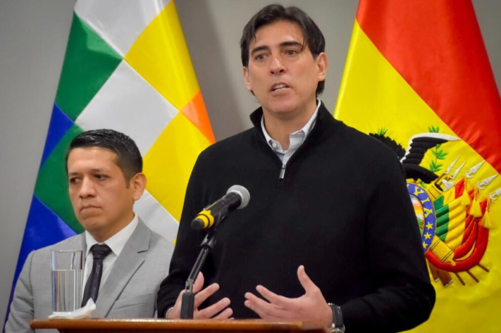 El ministro de Obras Públicas, Mauricio Zamora
