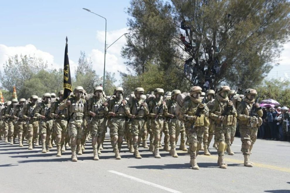 Efectivos militares en un pasado acto