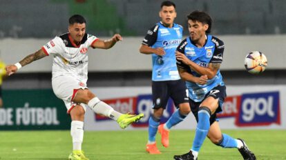 División Profesional, FC Universitario vs. Blooming, Estadio Félix Capriles de Cochabamba