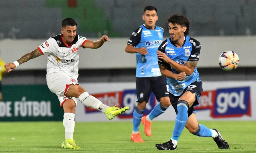 División Profesional, FC Universitario vs. Blooming, Estadio Félix Capriles de Cochabamba