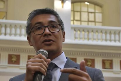 El ministro de Economía y Finanzas Públicas, José Gabriel Espinoza
