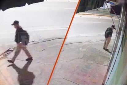 Un persona parada y caminando