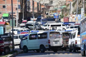En diferentes ciudades del país se llevó a cabo el bloqueo de transporte
