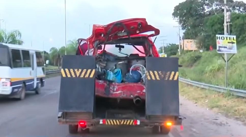 Un auto chocado