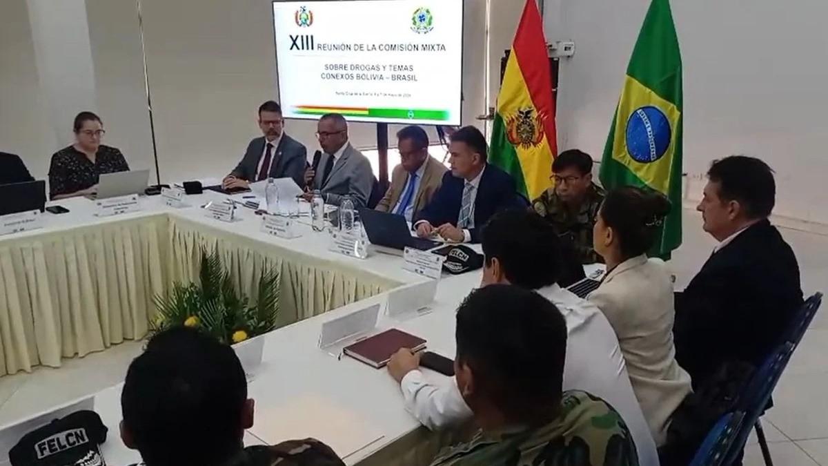 Reunión de autoridades