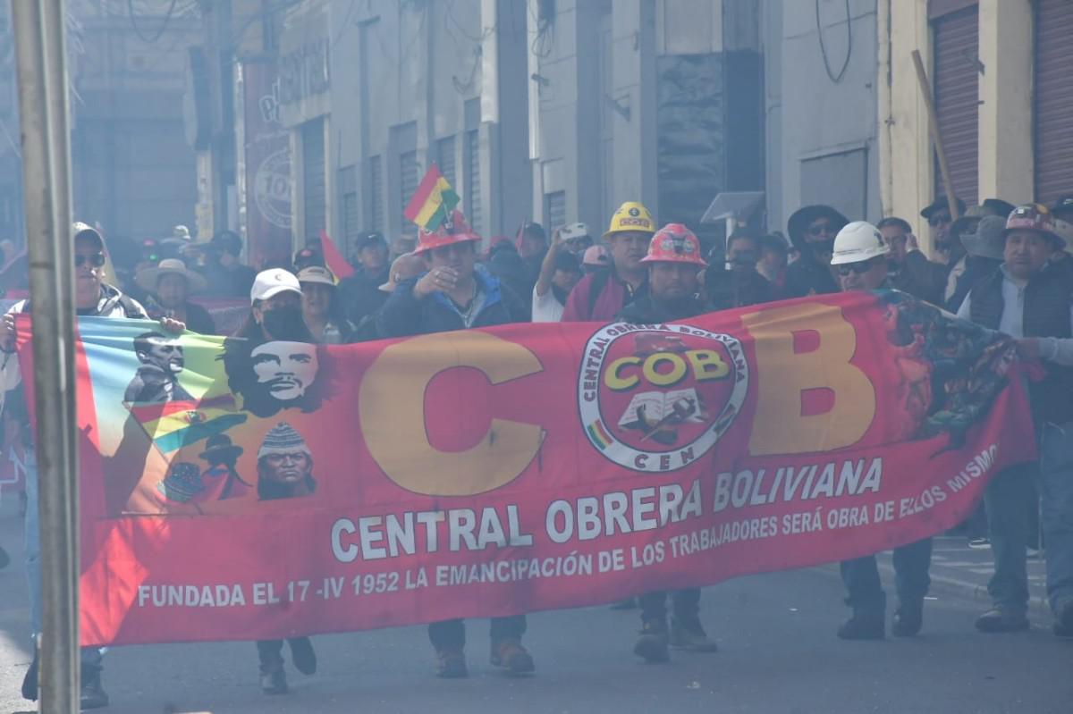 Marcha y protesta de la COB
