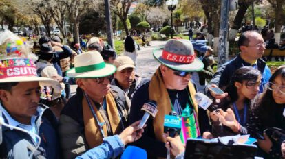 dirigentes campesinos de Oruro