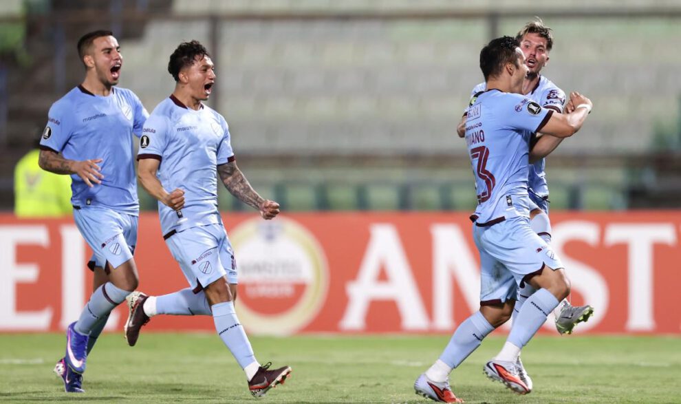 Copa Libertadores, Deportivo La Guaira vs. Bolívar, Estadio Olímpico de la Universidad Autónoma de Venezuela en Caracas